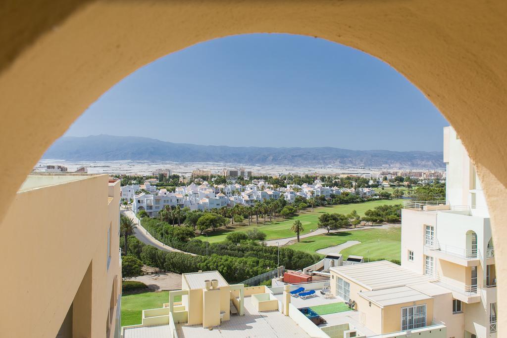 Apartamentos Fenix Beach Roquetas de Mar Bagian luar foto