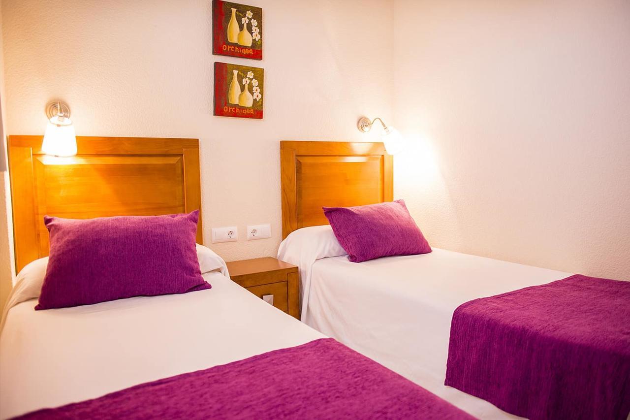 Apartamentos Fenix Beach Roquetas de Mar Bagian luar foto